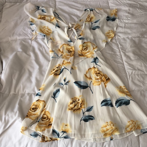 Forever 21 White Flower Dress - Picture 5 of 6